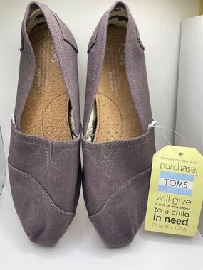TOMS charcoal gray size 7.5 NWT